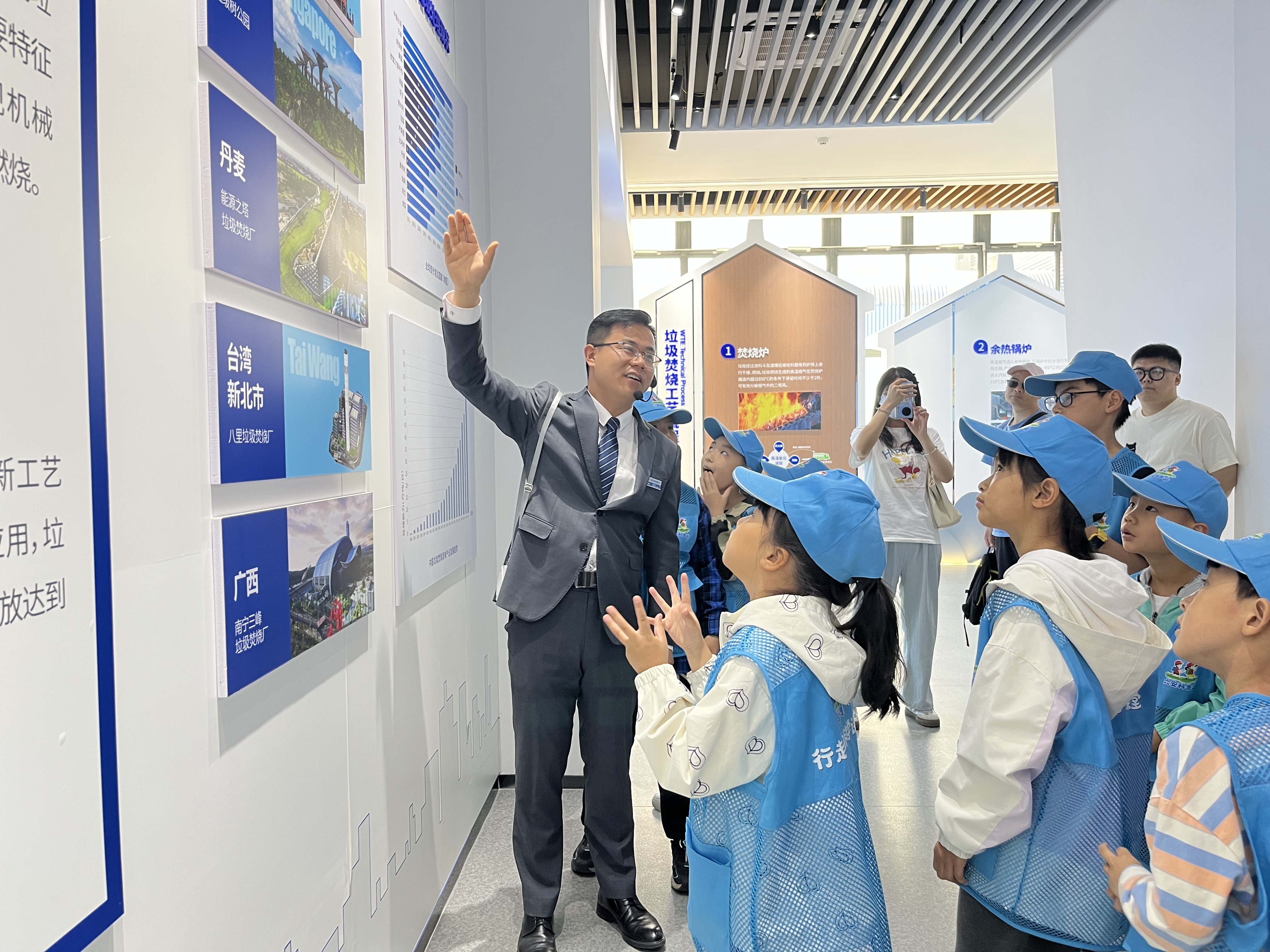 講解過程照片.jpeg 講解過程照片.jpeg